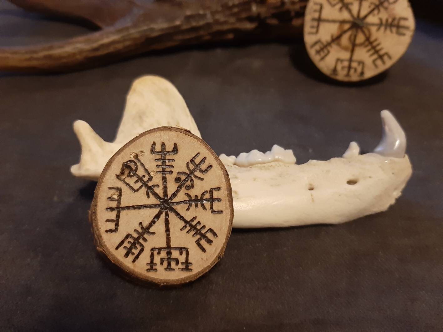 Vegvísir Nordic Rune